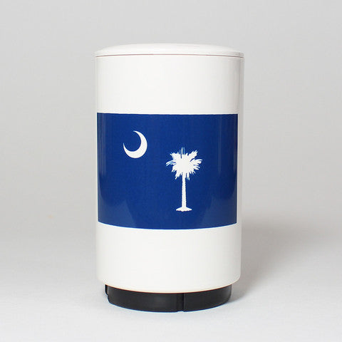 The easy-to-use, automatic Palmetto - SC Flag Bottle Popper effortlessly pops off and captures the cap of your favorite beer or bottled beverage in one swift, push-down motion - and as a fully portable device, its perfect for tailgates, barbecues, home bars and more.